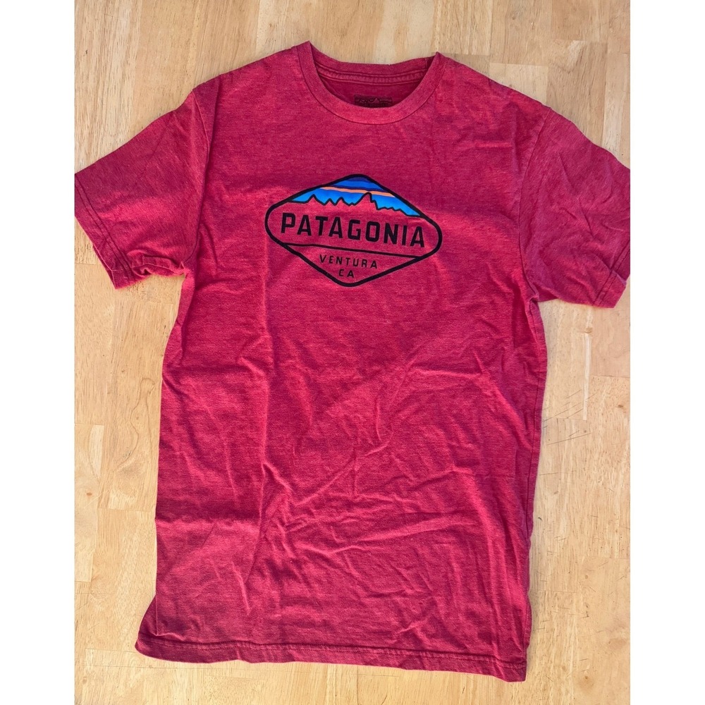 Patagonia T Shirt Ventura CA Graphic Print Crew Neck Slim Fit Red Size S